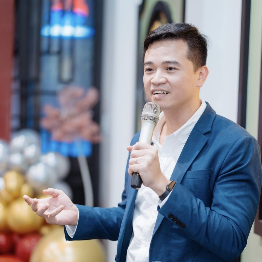 Chân dung nhà sáng lập Nguyễn Đình Dương